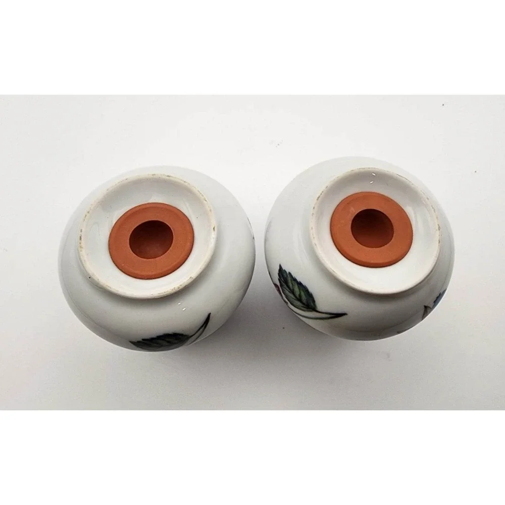 Vintage Ceramic Salt And‎ Pepper Shakers Hand Painted Blueberries Blooms China